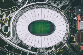 央视世界杯转播权-浓眉哥横空出世，逆转表现惊艳全场！RNG未来可期